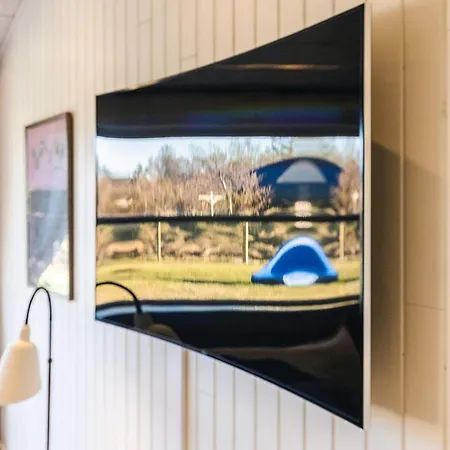 12 Person In Albaek-by Traum