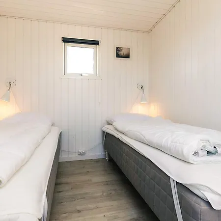 12 Person In Albaek-by Traum * Aalbaek